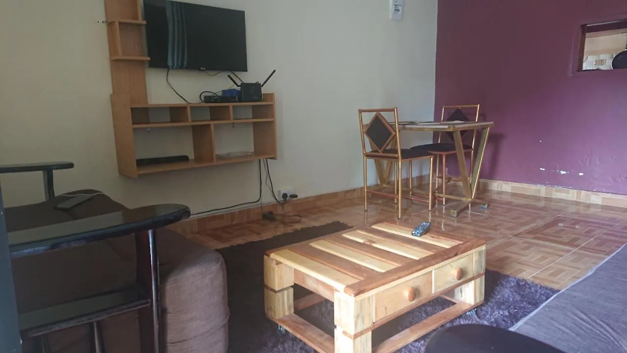 Residential Superb Rooms, With Wifi, Netflix, Parking, Kitchen كامبالا أوغندا
