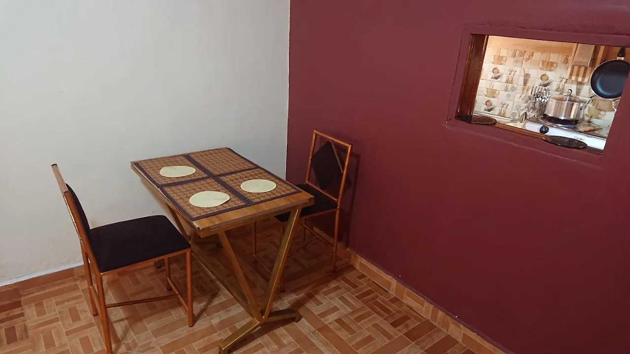 Residential Superb Rooms, With Wifi, Netflix, Parking, Kitchen كامبالا 0*,  أوغندا