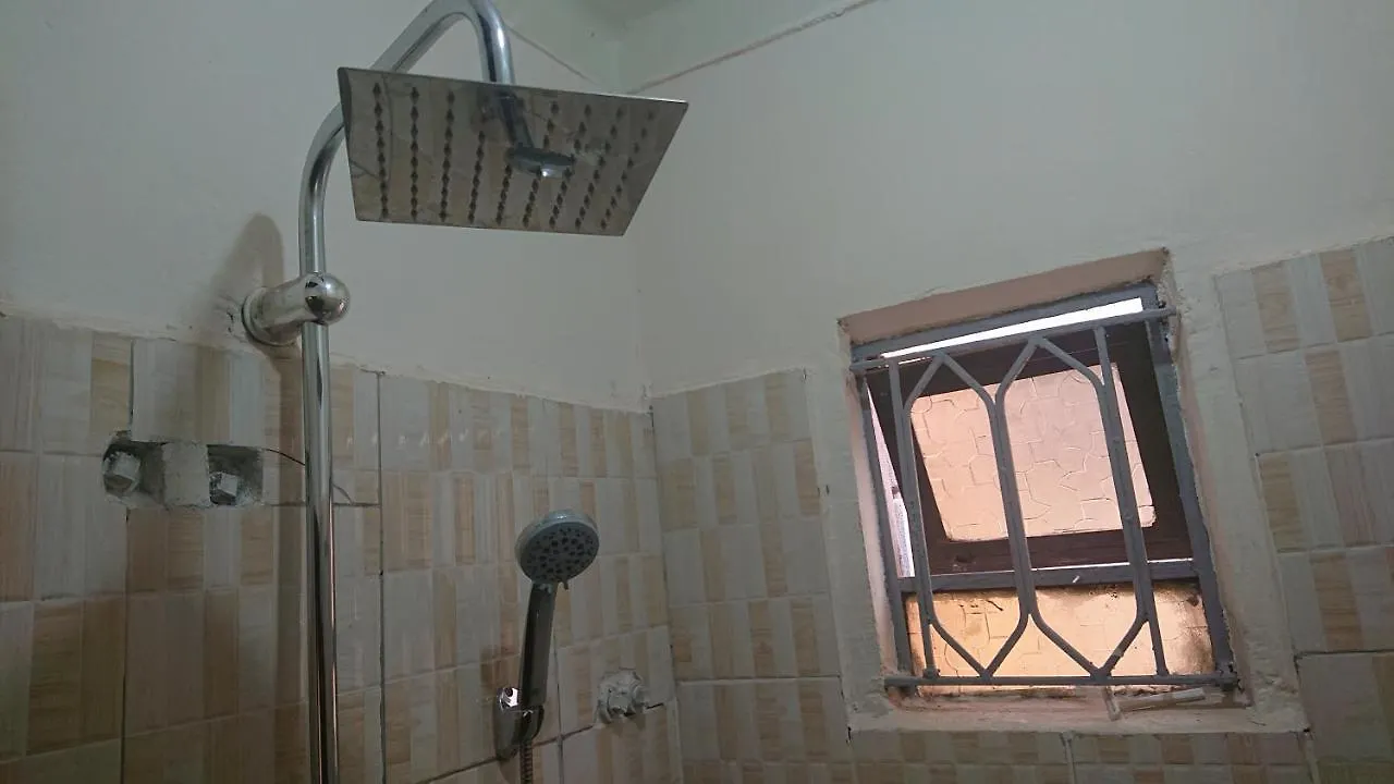 Residential Superb Rooms, With Wifi, Netflix, Parking, Kitchen كامبالا 0*,  أوغندا