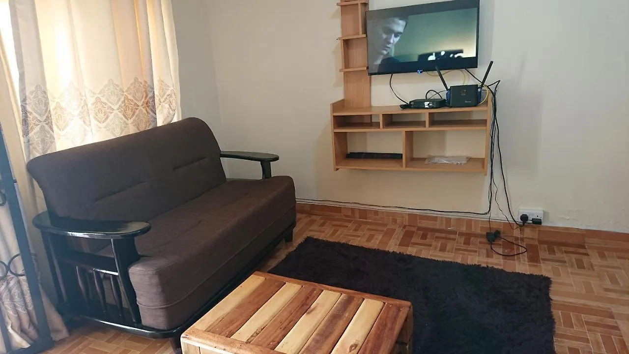 منزل للإقامة Residential Superb Rooms, With Wifi, Netflix, Parking, Kitchen كامبالا