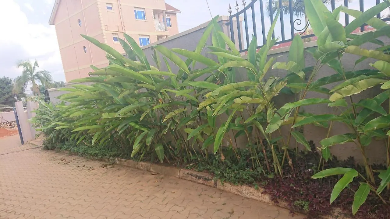 Residential Superb Rooms, With Wifi, Netflix, Parking, Kitchen كامبالا منزل للإقامة