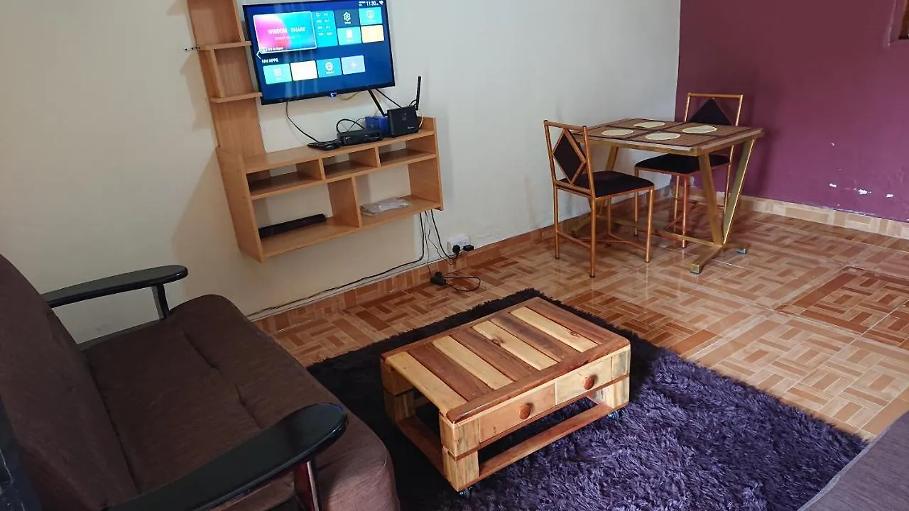Residential Superb Rooms, With Wifi, Netflix, Parking, Kitchen كامبالا منزل للإقامة